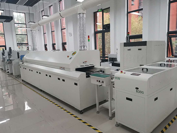 高碑店市委書記侯曉平，市長邱強(qiáng)一行，蒞臨光潤通科研生產(chǎn)基地(圖5)